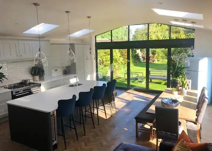 Hayfield Cottage Spacious Detached Luxury Home